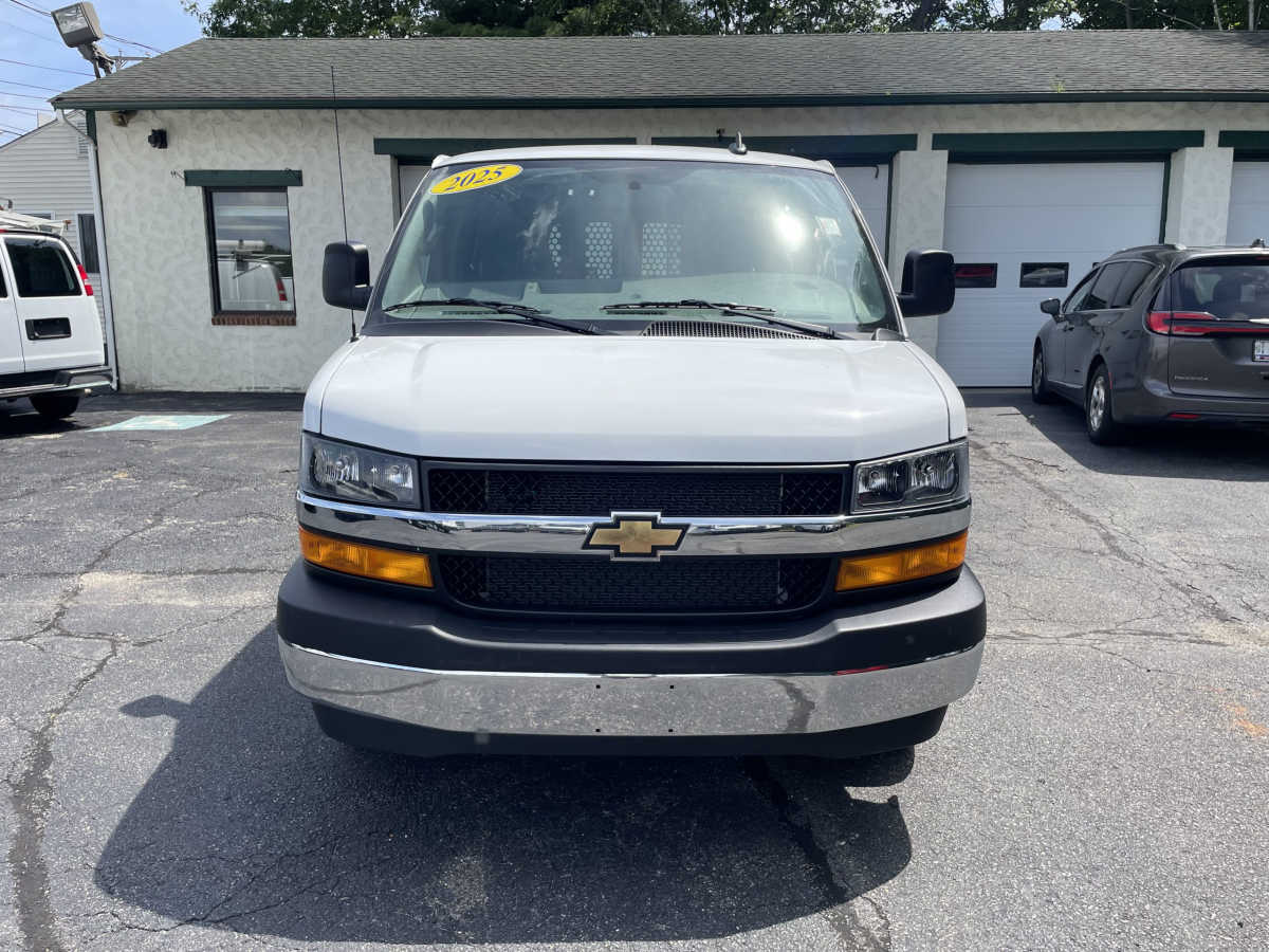 chevrolet express cargo 2025 1GCWGAFP1S1227355 image chevrolet express cargo 2025 1GCWGAFP1S1227355 image